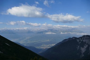 Avusturya, Karwendel Hohenweg 'de sonbaharda dağ manzarası