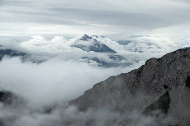 Karwendel dağları Halleranger kulübesinden Bettelwurf kulübesine, Avusturya 'daki Karwendel Hohenweg' e