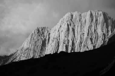 Avusturya, Karwendel Hohenweg 'de sonbaharda dağ manzarası