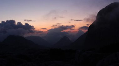 Gün batımında Steinernes Meer Dağı, Ingolstadter kulübesi, Tyrol, Avusturya, 4K