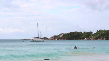 Tropikal peyzaj, sahil Anse Lazio, Prasin Adası, Seyşel Adaları