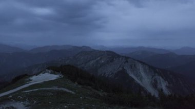 Dağ manzarası, Almanya 'nın Bavyera kentindeki Hochfelln Dağı' ndan kalma.