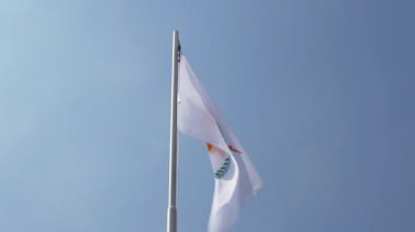 Bir bayrak direği, Kıbrıs'taki Tekstil bayrağı