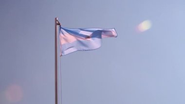Bayrak direğinde Arjantin bayrağı