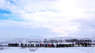 Strokkur, İzlanda, Şofben patlama ziyaretçi