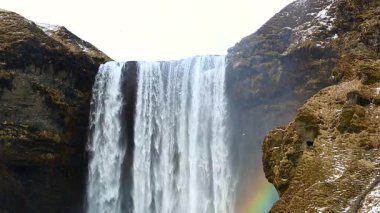 İzlanda, Avrupa 'da ilkbaharda ünlü şelale Seljalandsfoss