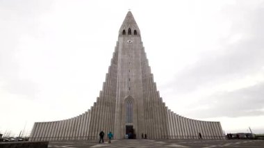 Reykjavik, İzlanda - 20 Mart 2015: Reykjavik, İzlanda 'da kilise Hallgrimskirkja' nın zaman aşımı