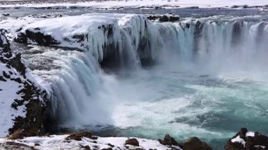 İzlanda 'da ünlü şelale Godafoss, yüksek çözünürlüklü video.