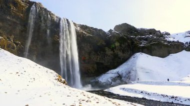 İzlanda, Avrupa 'da ilkbaharda ünlü şelale Seljalandsfoss