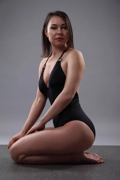 Jovem Mulher Sexy Com Belo Corpo Esbelto — Fotografia de Stock