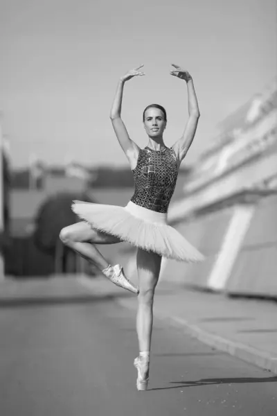 Schlanke Sexy Ballerina Weißem Tutu — Stockfoto