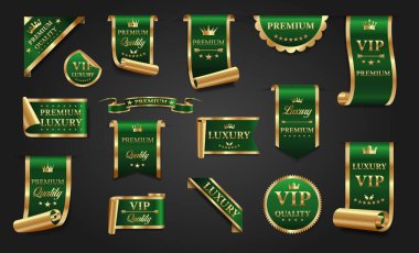 Şık kurdele detaylarıyla yeşil ve altın kaliteli etiketlerin toplanması, ürün markalaşması, web rozetleri veya ambalaj kullanımı için idealdir. Vektör illüstrasyonu.