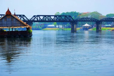 Tayland 'da sorunlu sular üzerinde köprü