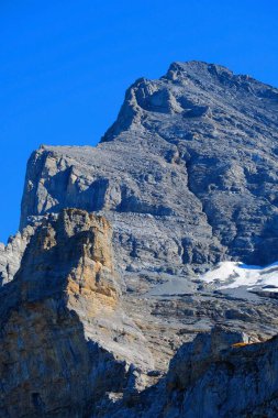 13 Ekim 2023 'te, öğleden sonra Jungfraujoch' un zirvesine gittim, orası Avrupa 'nın tepesi olarak adlandırıldı, sonra bu güzel fotoğrafı çektim..
