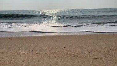 Tropik sahil dalgaları, yaz
