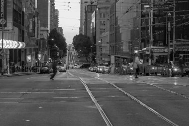 Melbourne sokaklarının akşam manzarası