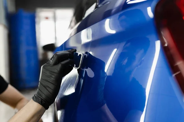Process Applying Ceramic Protective Coat Body Car Using Sponge Detailing — Stock Photo, Image