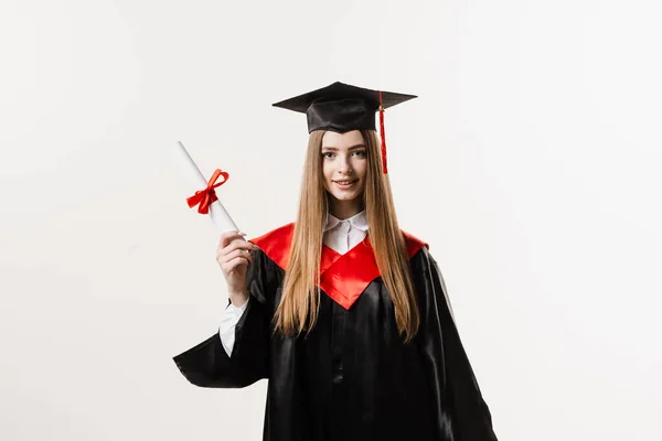 Graduate Girl Com Diploma Mestrado Vestido Graduação Preto Boné Fundo — Fotografia de Stock