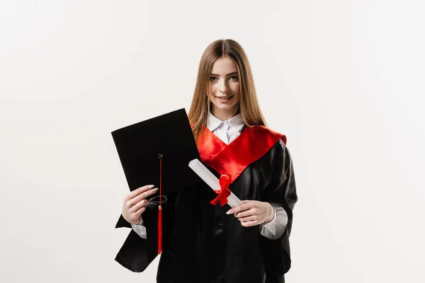 Estudiante Feliz Vestido Graduación Negro Gorra Sonríe Sobre Fondo Blanco —  Fotos de Stock