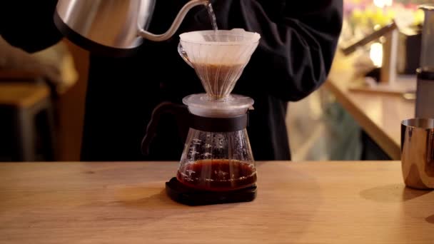 Video Versare Caffè Filtro Metodo Alternativo Fermentazione Versare Acqua Calda — Video Stock