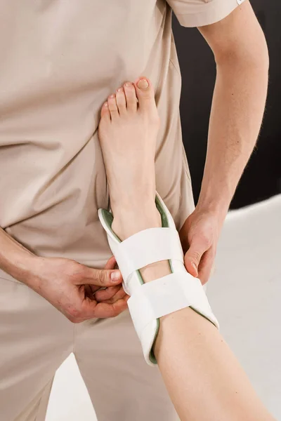 Knöchel Und Fußorthese Zur Verringerung Der Krankhaften Beweglichkeit Der Sprunggelenke — Stockfoto