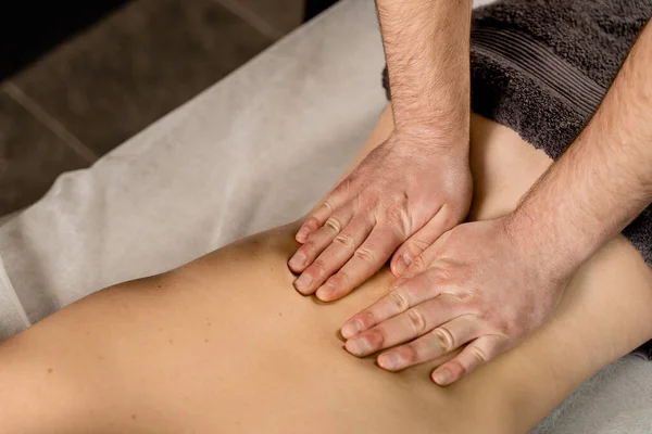 Massagem Clássica Close Massagem Terapêutica Com Corpo Manipulador Para Promover — Fotografia de Stock