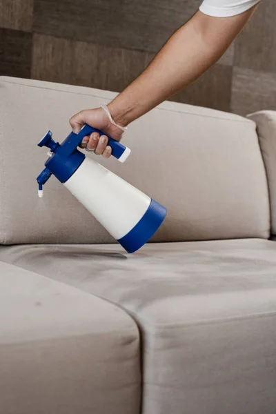 Spraying Detergent Couch Dry Cleaning Using Extractor Machine Process Dry — Stock Photo, Image