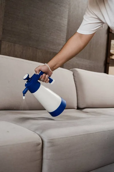 Spraying Detergent Couch Dry Cleaning Using Extractor Machine Process Dry — Stok fotoğraf