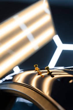 Yüksek yansımalı ışıklandırma kusursuz araba göçüğü temizleme için görüş açısını arttırır. Çürük bir araba yüzeyine uygulanan yapıştırıcı sekmesi hassas bir ağrısız çukur onarım sırasında