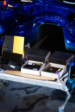 Sürüklenen araba projesi için elektronik ve ECU bileşenleri. Elektronik bileşenler ve ECU 'lar drift araba yapımı için hazırlandı. Sürüklenen araba projesinde elektronik kontrol modüllerinin hazırlanması çok önemlidir.