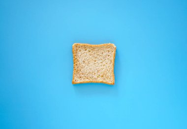 ekmek sandviçi mavi arkaplanda