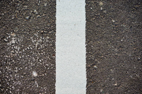 Biała Droga Asfaltowa Wieloma Liniami — Zdjęcie stockowe