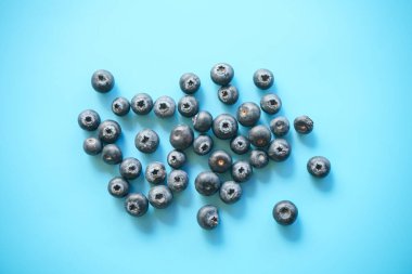 Tahta üzerinde yabanmersini. sağlıklı beslenme