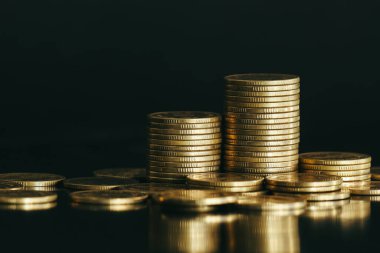 Sikkeler bir sürü farklı ülkeye istiflenir..