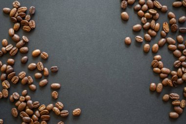 kahverengi zemin kavrulmuş kahve çekirdeği