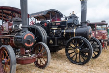 Tarrant Hinton. Dorset. Birleşik Krallık. 25 Ağustos 2022 Fowler çekici motorları Büyük Dorset Buhar Fuarı 'nda sergileniyor.