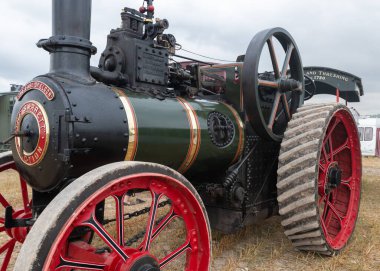 Tarrant Hinton. Dorset. Birleşik Krallık. 25 Ağustos 2022. 1910 Garrett çekici motoru The Earl of Eldon Büyük Dorset Buhar Fuarı 'nda sergileniyor.