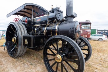 Tarrant Hinton. Dorset. Birleşik Krallık. 25 Ağustos 2022. Mandela adında Fowler B6 çekici motoru Büyük Dorset Buhar Fuarı 'nda sergileniyor.