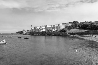 Peveril 'in Swanage rıhtımından Güneybatı Sahil Yolu boyunca bak