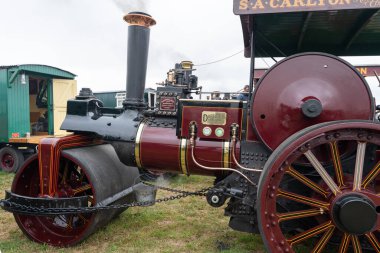 Tarrant Hinton. Dorset. Birleşik Krallık. 25 Ağustos 2022. Daffodil adındaki 1924 Burrell buhar silindiri Büyük Dorset Buhar Fuarı 'nda sergileniyor.