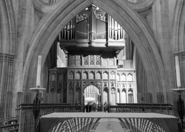 2002年10月23日英国萨默塞特威尔斯大教堂内的剪切机拱门景观 — 图库照片