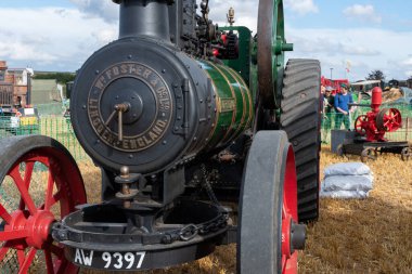 Tarrant Hinton. Dorset. Birleşik Krallık. 25 Ağustos 2022. 1910 model Independence adlı Foster çekici motoru Büyük Dorset Buhar Fuarı 'nda sergileniyor.