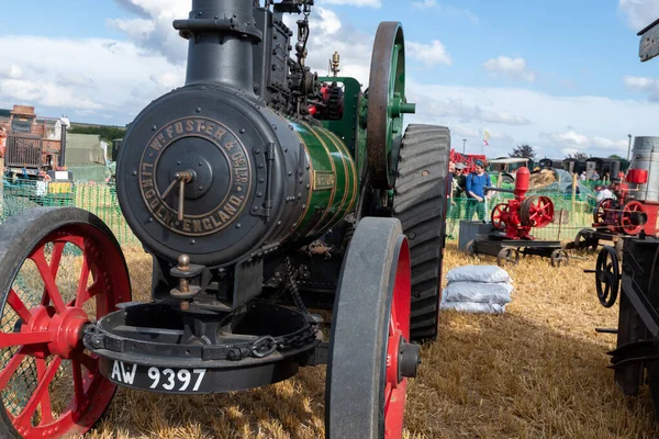 Tarrant Hinton. Dorset. Birleşik Krallık. 25 Ağustos 2022. 1910 model Independence adlı Foster çekici motoru Büyük Dorset Buhar Fuarı 'nda sergileniyor.