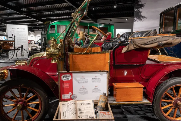 Sparkford. Somerset. Birleşik Krallık. 26 Mart 2023.A Renault tipi AX, 1910 'da Somerset' teki Haynes Motor Müzesi 'nde sergileniyor.