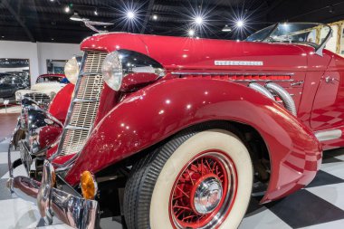 Sparkford. Somerset.Birleşik Krallık. 26 Mart 2023 Auburn 852 süperşarjlı tekne kuyruğu hızcısı Somerset 'teki Haynes Motor Müzesi' nde sergileniyor.