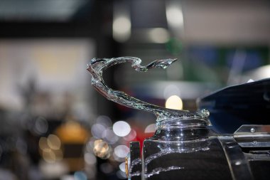 Sparkford. Somerset.Birleşik Krallık. 26 Mart 2023. Cadillac 452A Madam X Imperial Cabriolet 'in kaput süslemesini kapatın. 1931' den kalma Somerset Haynes Motor Müzesi 'nde.