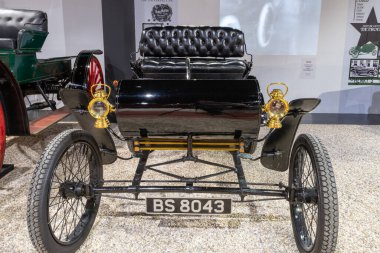 Sparkford. Somerset. Birleşik Krallık. 26 Mart 2023. 1903 tarihli Oldsmobile R modeli Somerset 'teki Haynes Motor Müzesi' nde sergileniyor.