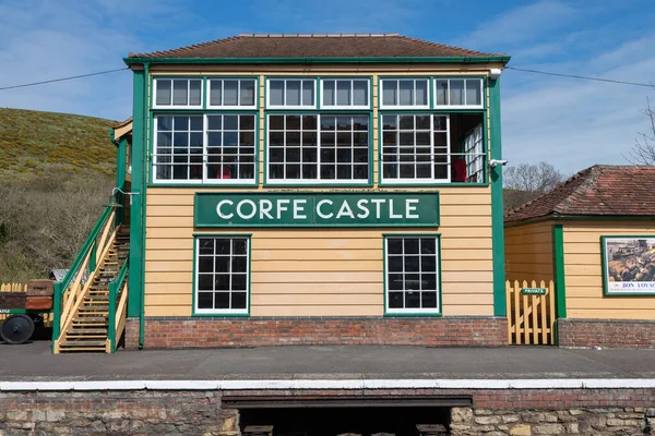 stock image Corfe.Dorset.United Kingdom.April 17th 2023.Photo of Corfe Castle railway station in Dorset