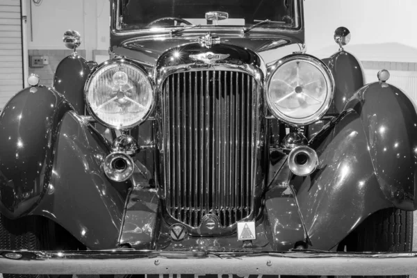 Sparkford Somerset United Kingdom March 26Th 1937からのLagonda Lg45ドロップヘッドクーペがサマセットのヘインズモーター博物館で展示されています — ストック写真