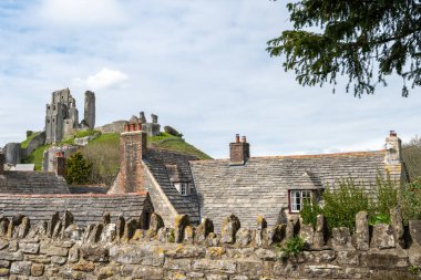 Corfe.Dorset. Birleşik Krallık. 17. 2023 Dorset 'teki Corfe Kalesi' nin kalıntılarının görüntüsü.